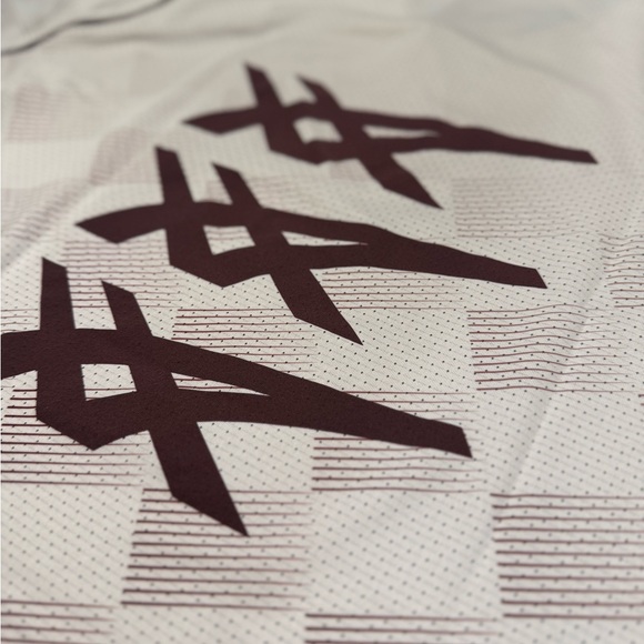 🔥 RARE Bandit Running x ASICS Pinny Mesh Sound Mind Your Business NYC LS Shirt - Picture 9 of 11